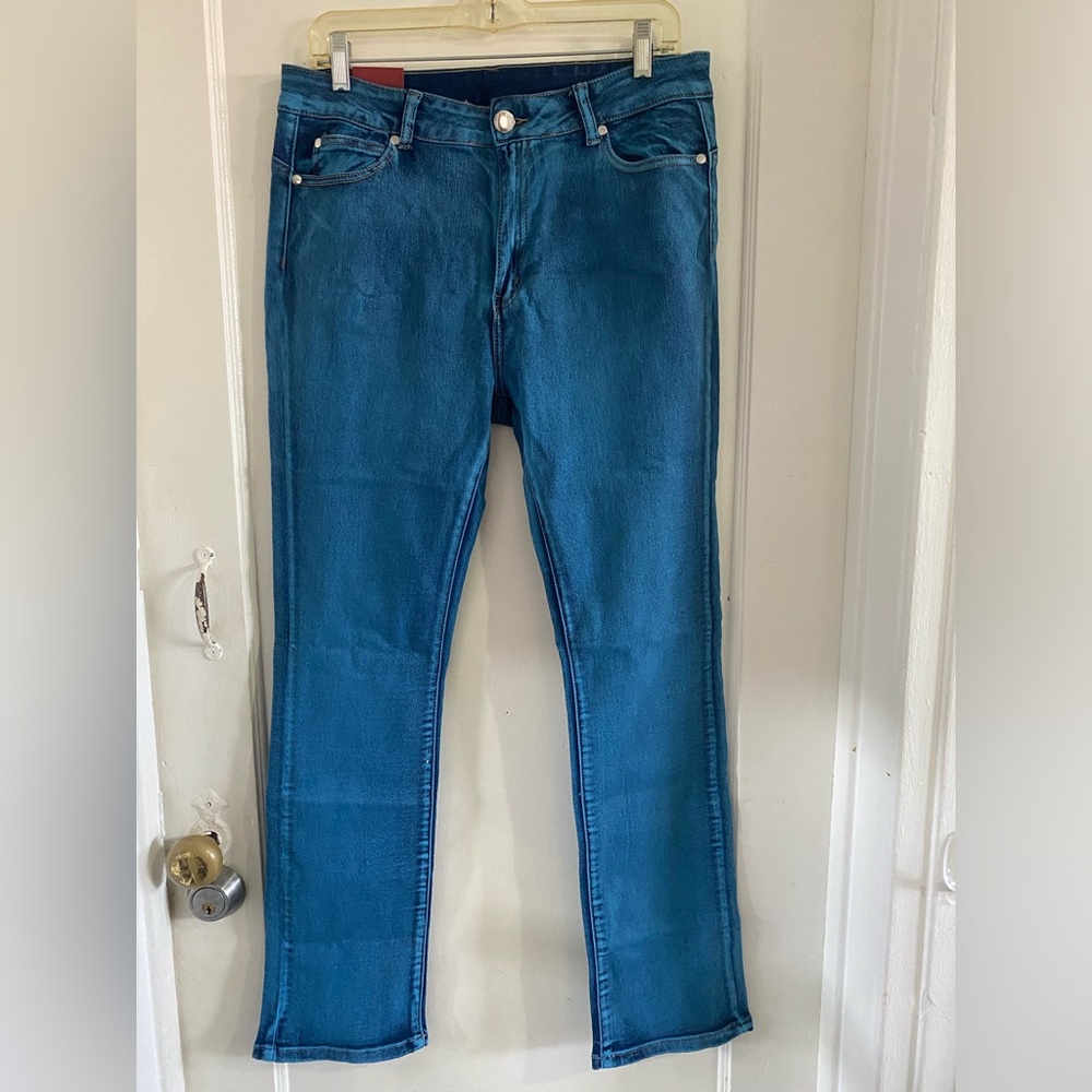 New T&Y Jean Fashion Women’s Straight Leg Midrise Size 17/18 Juniors